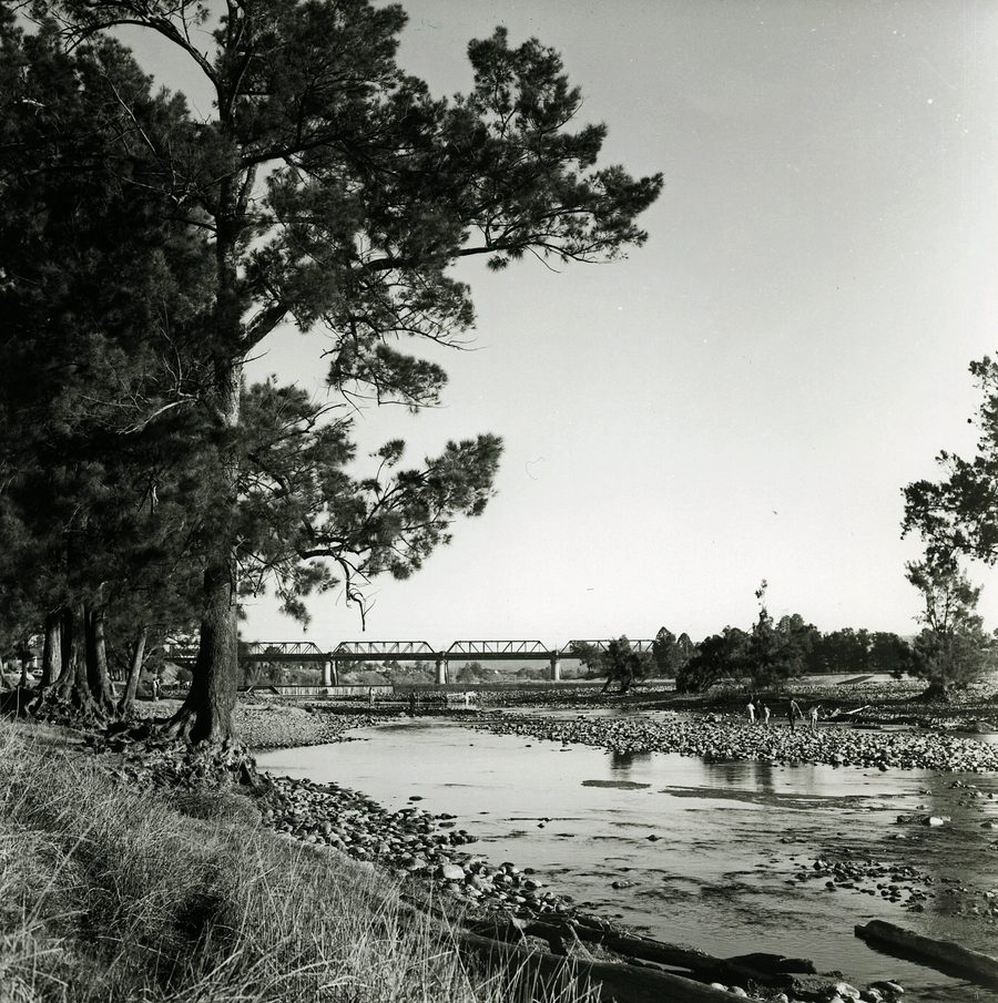 Nepean River near Penrith with Victoria Bridge at Emu Ford