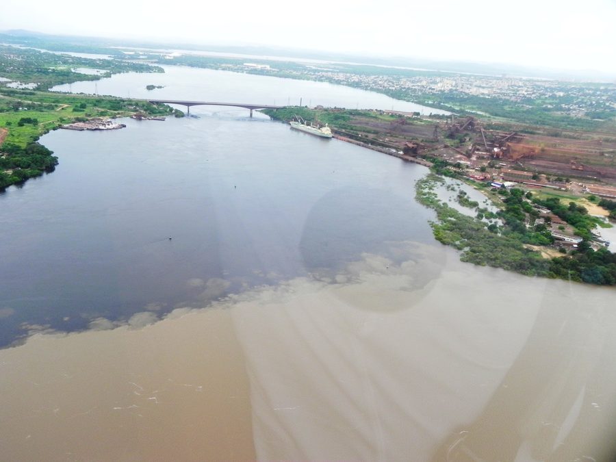 Aerial view of the confluence of the RÃo Caronà and the Orinoco