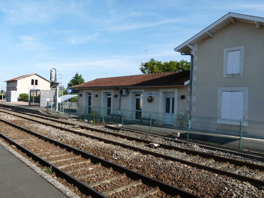Saint-Seurin-sur-l'Isle station in the Gironde department
