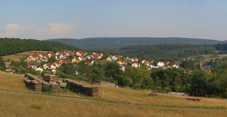 Weibersbrunn in the Spessart with Geiersberg in the background