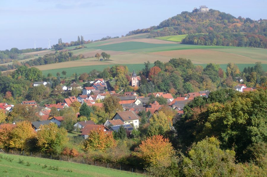 Ober-Klingen and Otzberg with Veste Otzberg in autumn