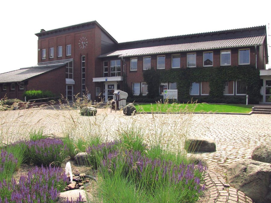Administrative building of the Geltinger Bucht office and the municipal administration of Steinbergkirche