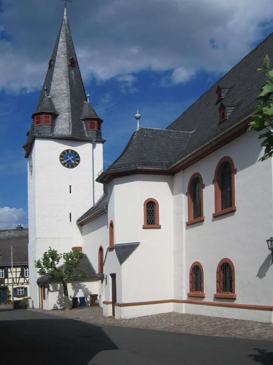 Catholic parish church of the Assumption of Mary in Hallgarten in the Rheingau
