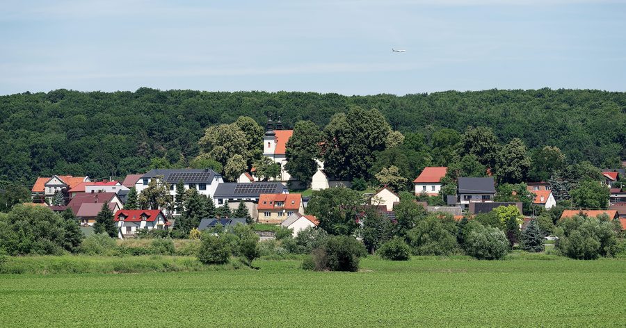 View of Czernichów from the opposite bank of the Vistula