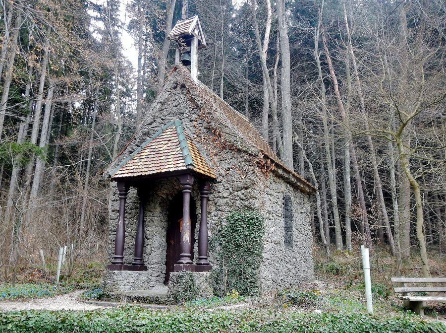 Bussen Chapel on the wooded edge of Bussen hill near Göffingen