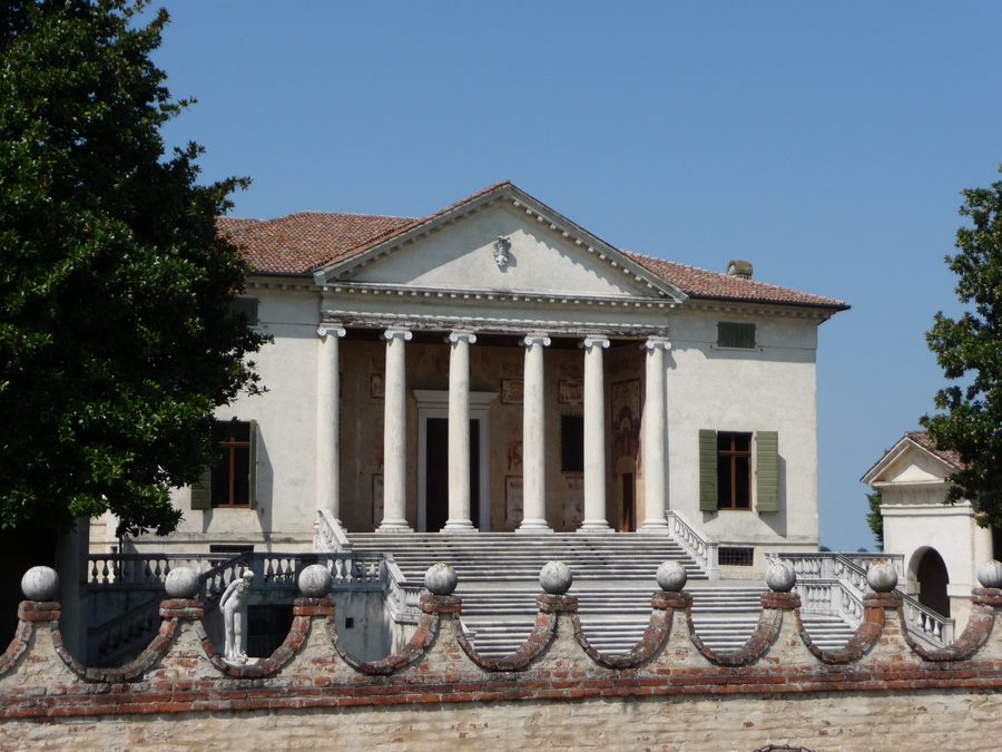 Facade of Villa Badoer in Fratta Polesine