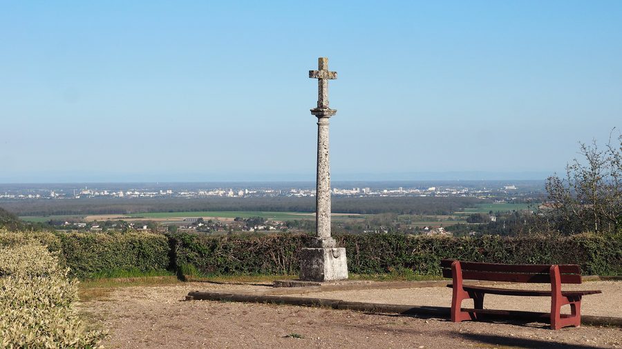 View from the Croix-Chaumont in Aluze over Chalon-sur-Saône and the Saône plain
